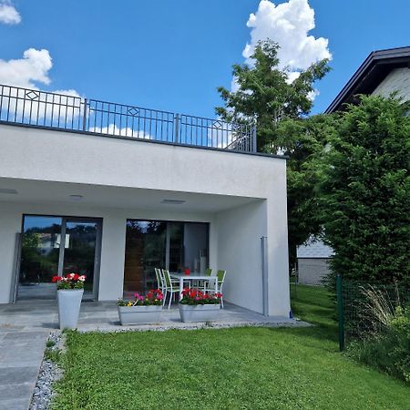 Comfy Plaza Apartment Aurolzmunster Exterior photo